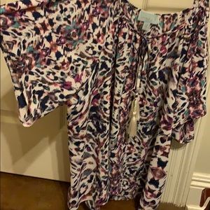 EUC Veronica M brand cold shoulder top in size M